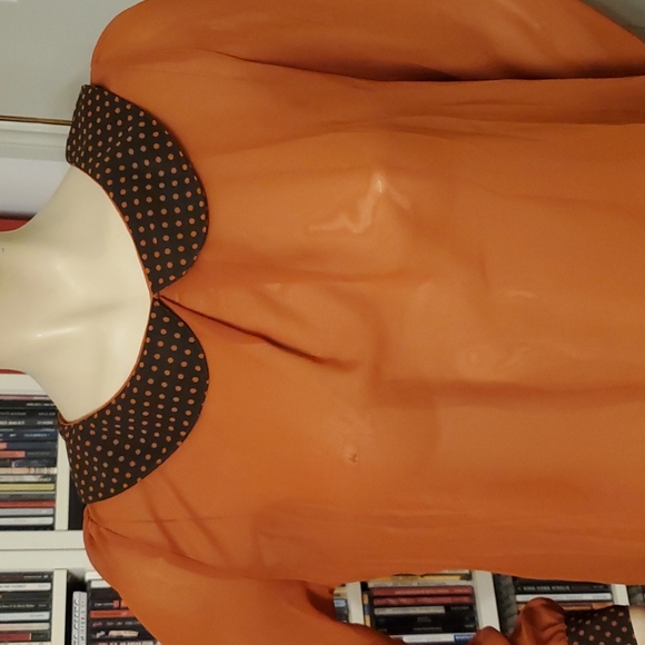 Sheer orange blouse with Peter Pan Collar - Picture 2 of 8